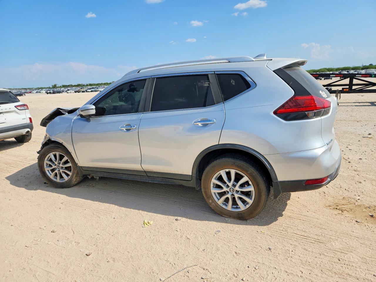 2017 Nissan Rogue Sv - Фото 2