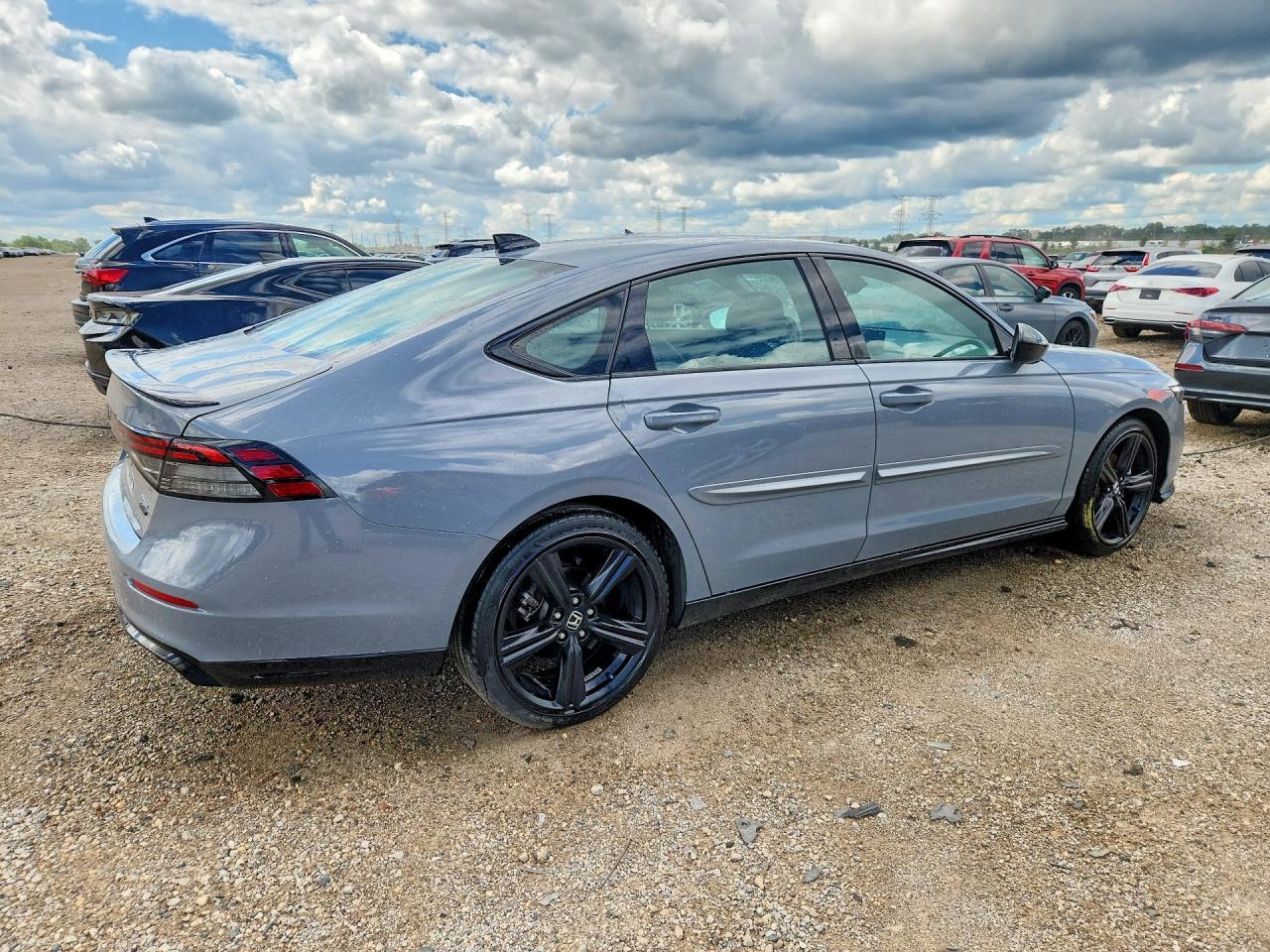 2023 Honda Accord Hybrid Sport-L - Image 3