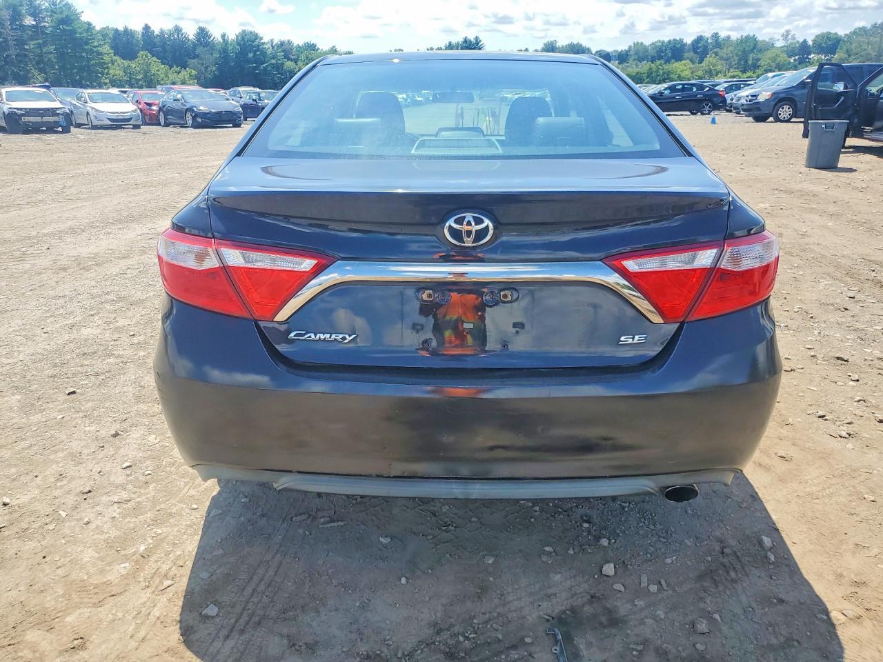 2017 Toyota Camry Se - Image 6