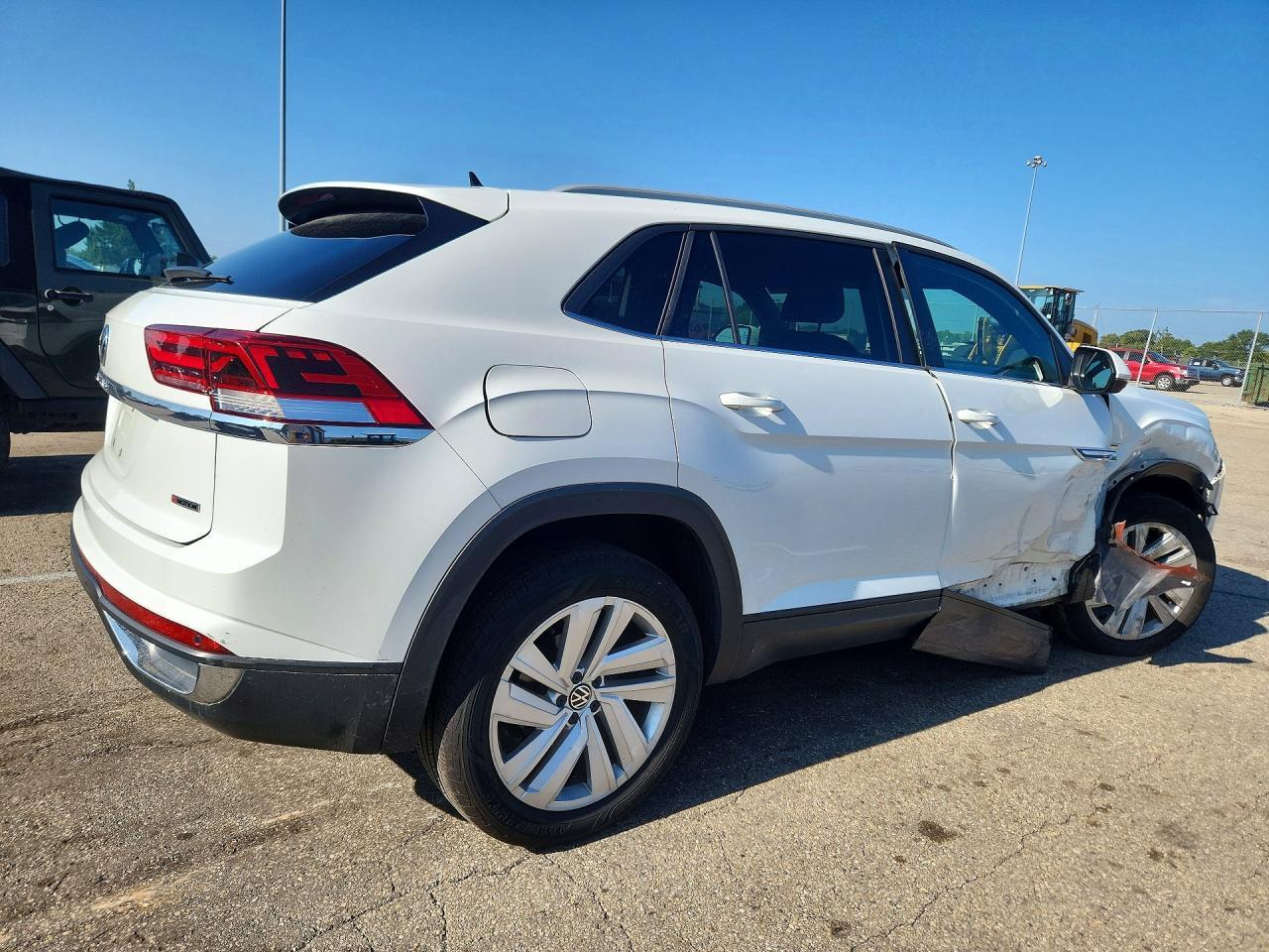 2020 Volkswagen Atlas Cross Sport Se - Фото 3