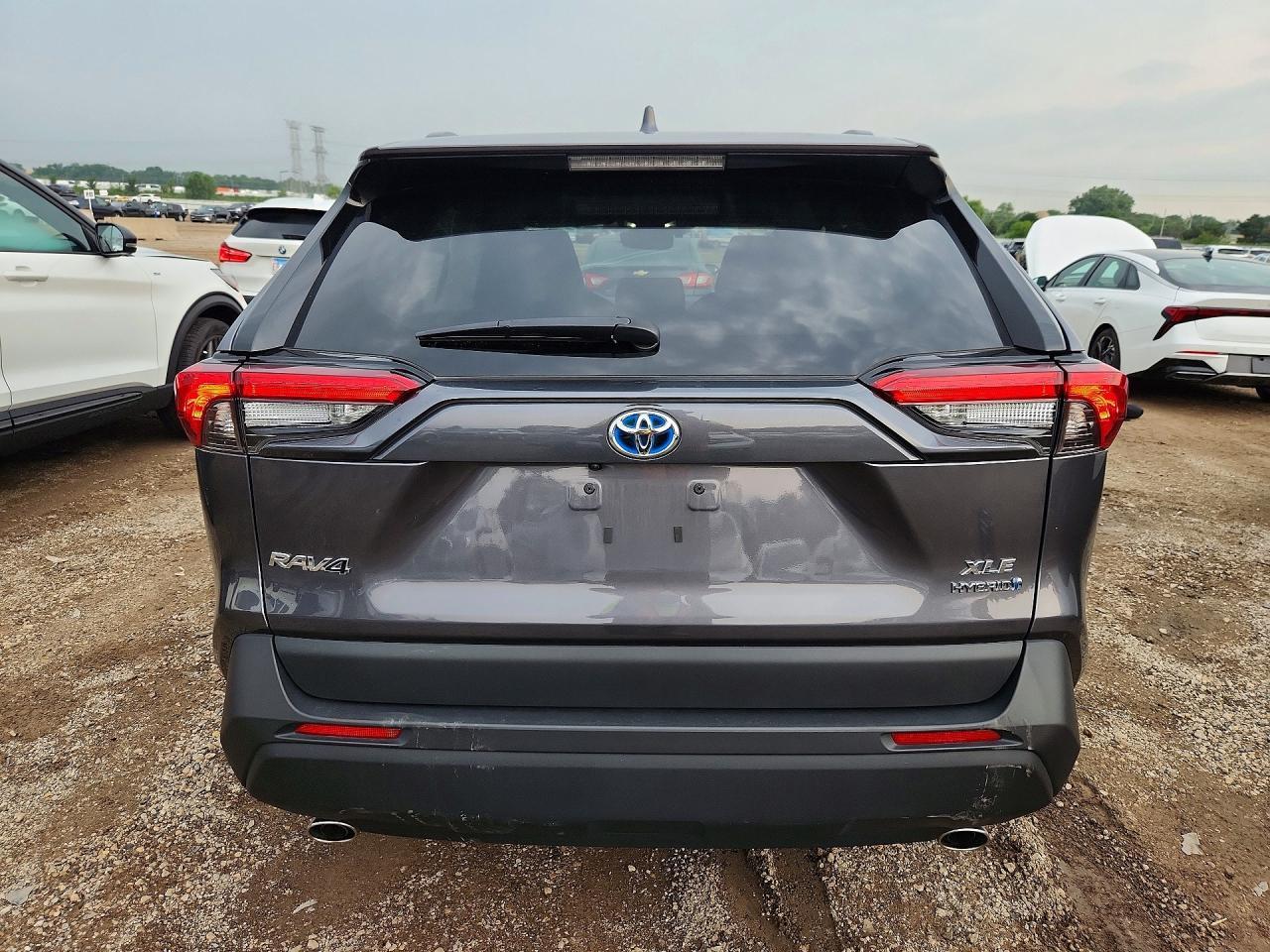 2024 Toyota Rav4 Hybrid Xle - Image 6