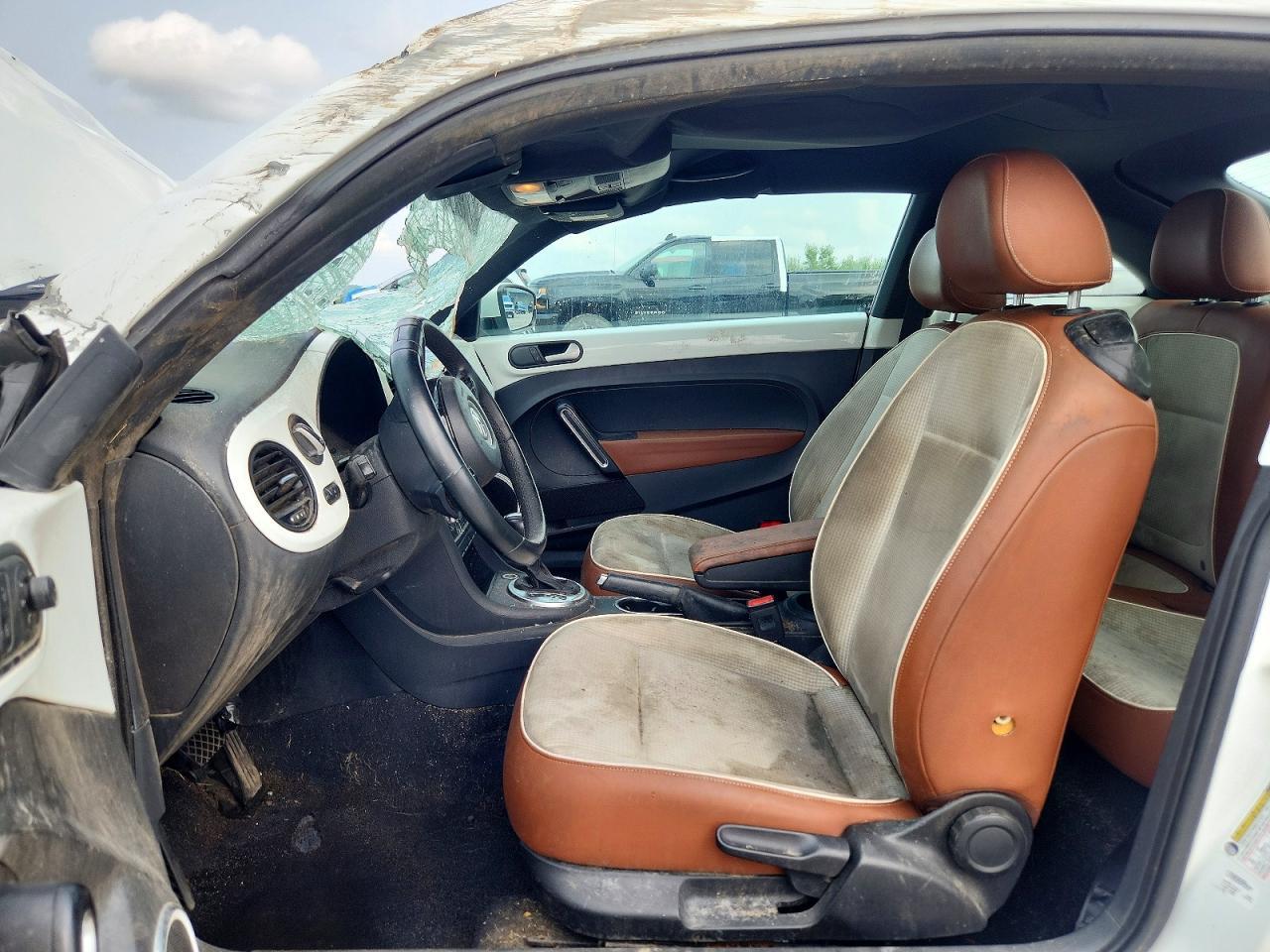 2015 Volkswagen Beetle 1.8T - Image 7