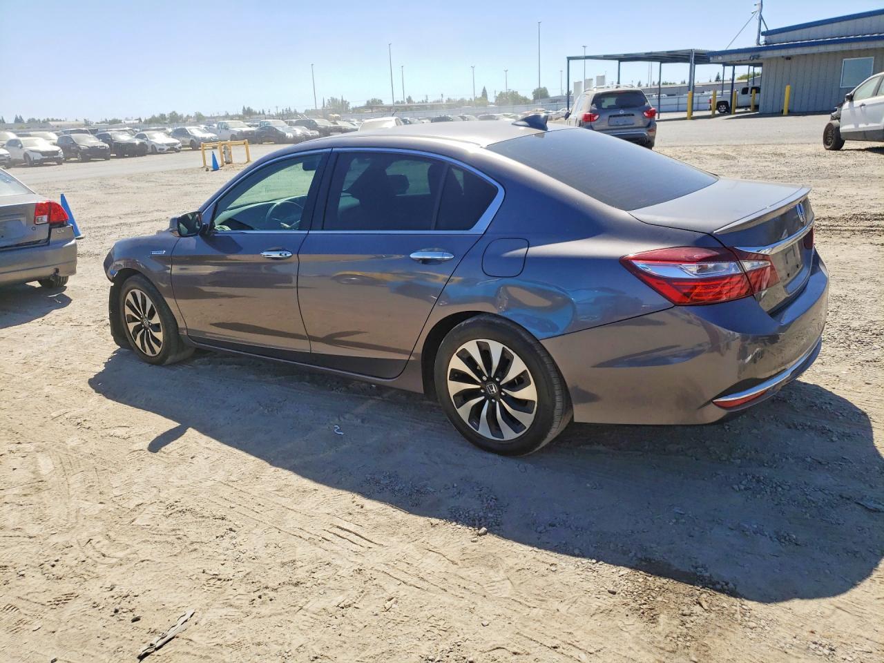 2017 Honda Accord Hybrid Exl - Image 2
