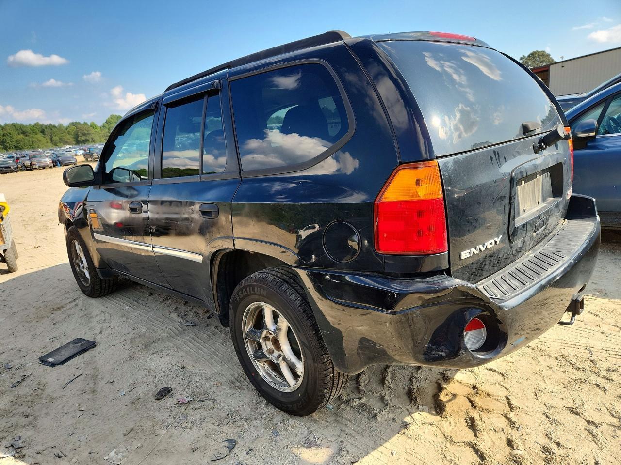2007 GMC Envoy - Image 2