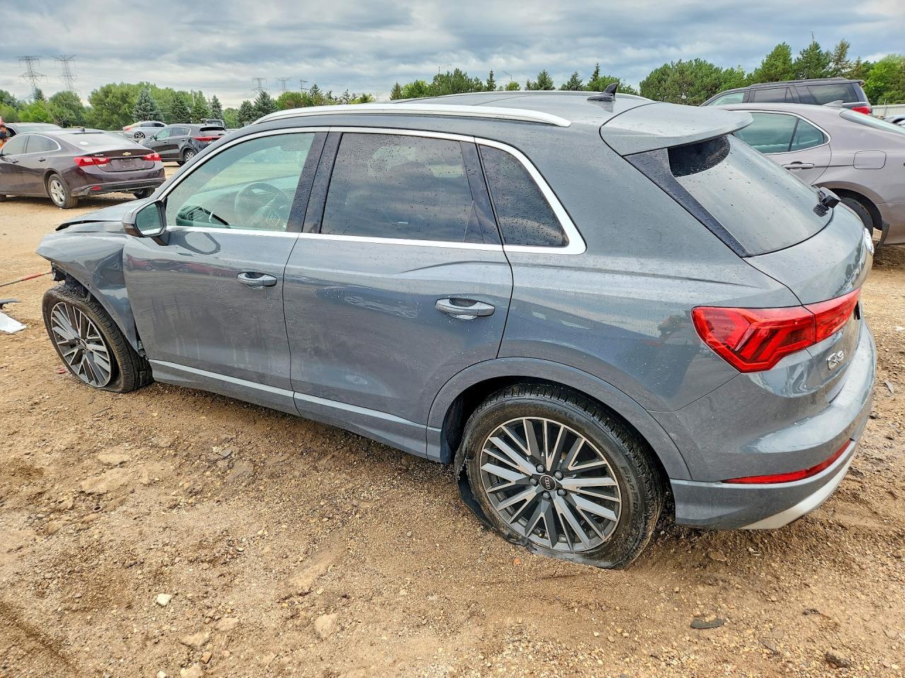 2021 Audi Q3 Premium Plus 40 - Фото 2