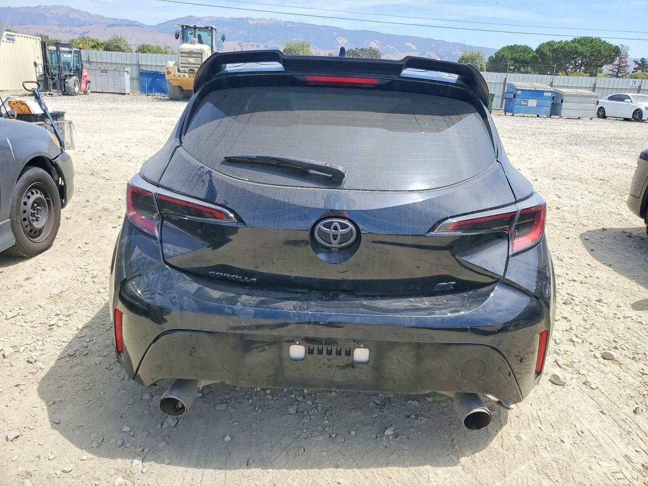 2020 Toyota Corolla Hatchback Se Nightshade Edition - Image 6