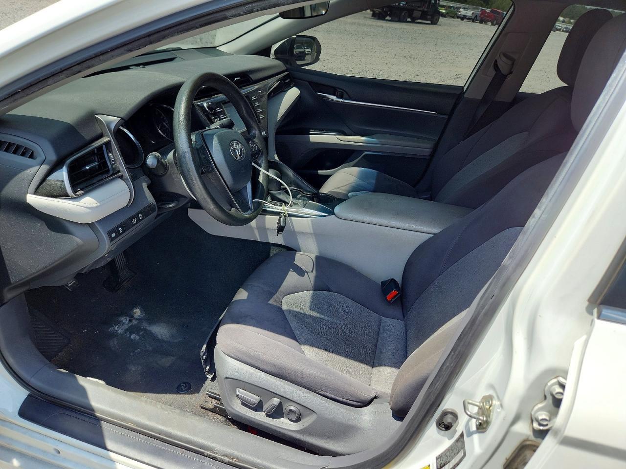 2020 Toyota Camry - Фото 7