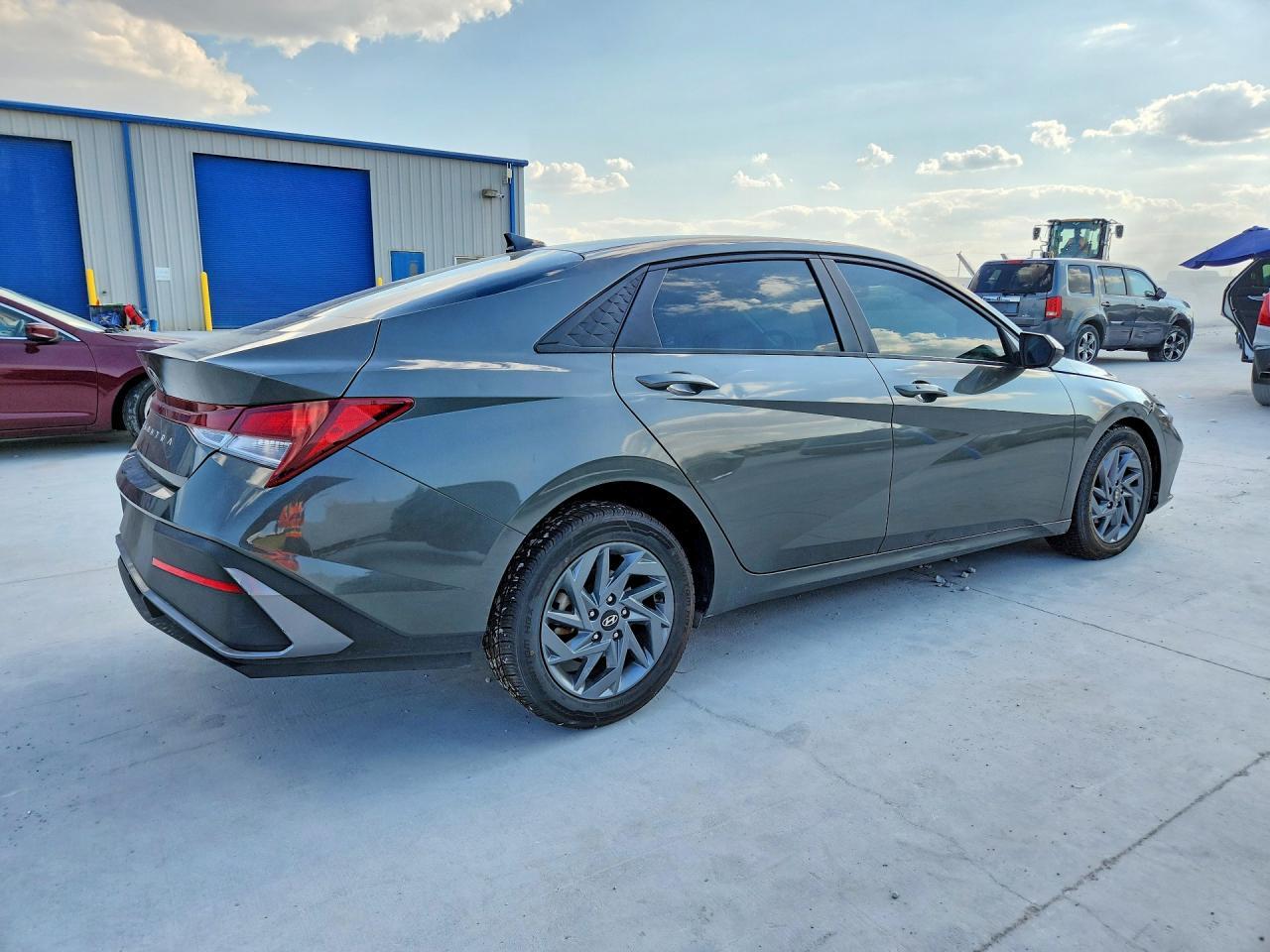 2024 Hyundai Elantra Sel - Фото 3