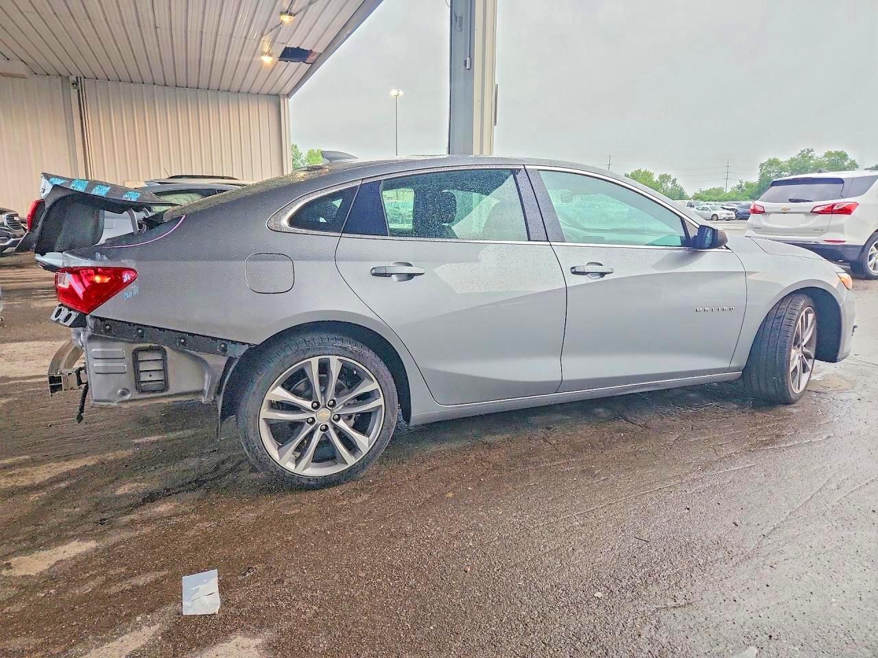 2023 Chevrolet Malibu Lt - Image 3