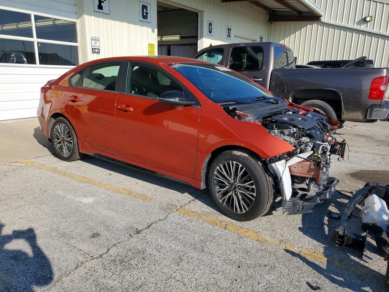 2024 Kia Forte Gt Line - Фото 4