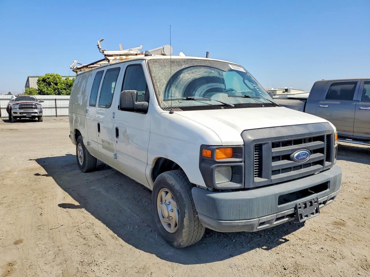 2010 Ford Econoline E250 Van - Image 4