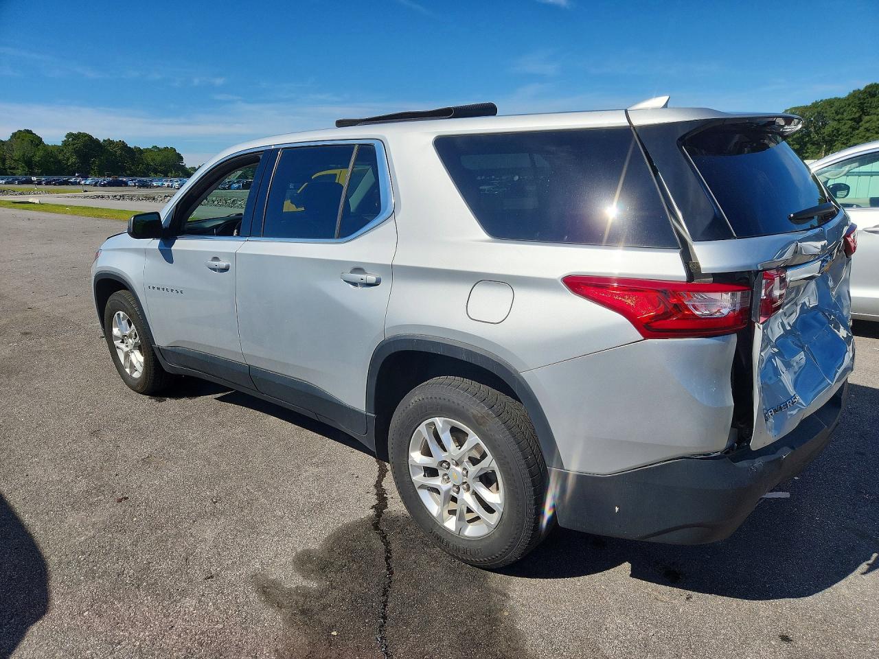 2021 Chevrolet Traverse Ls - Image 2