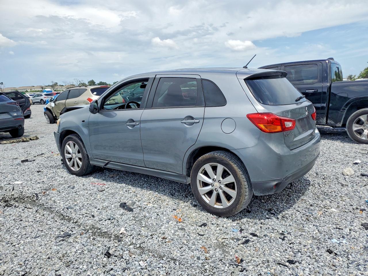 2015 Mitsubishi Outlander Sport Es - Фото 2