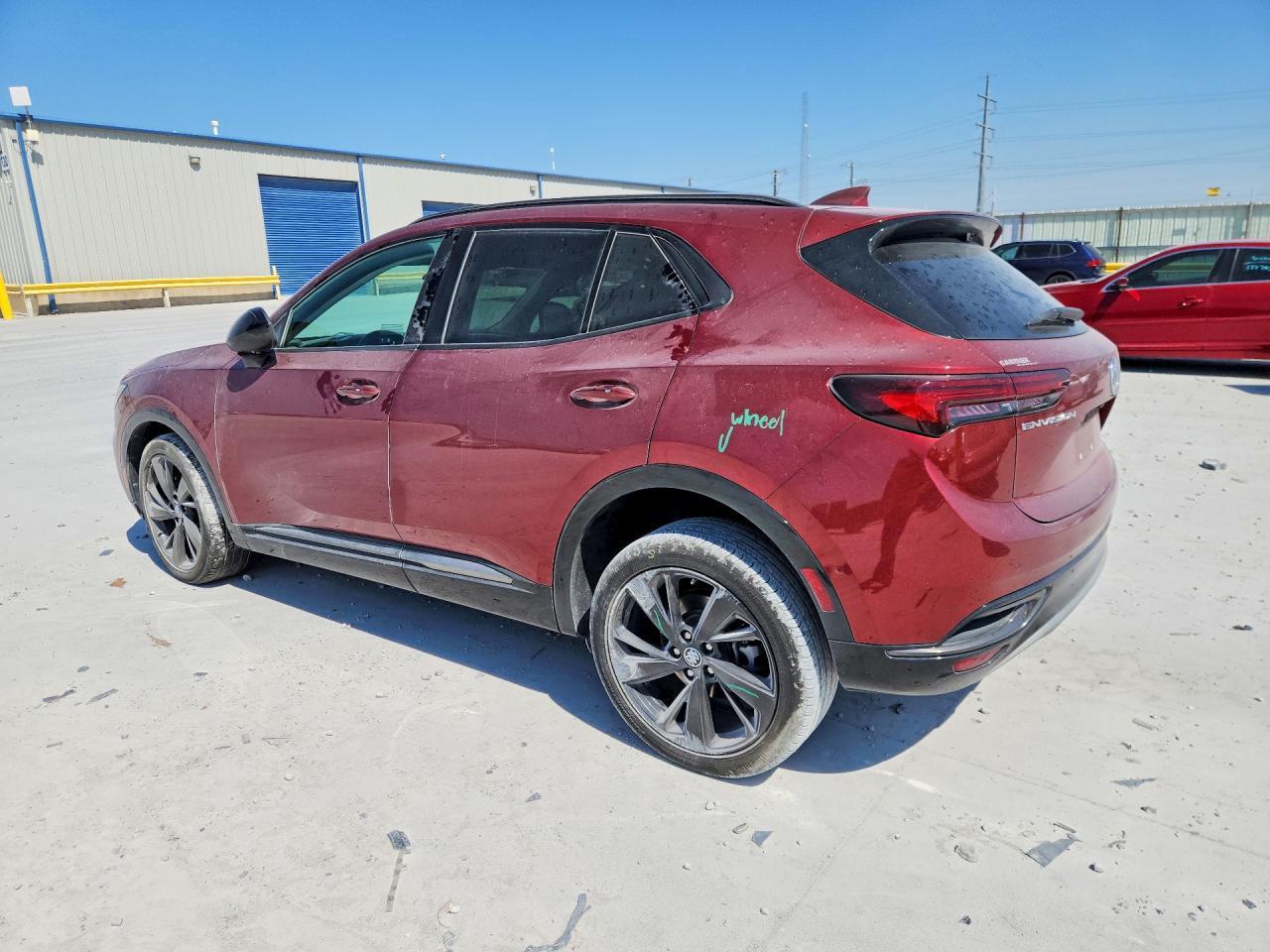 2022 Buick Envision Essence - Фото 2