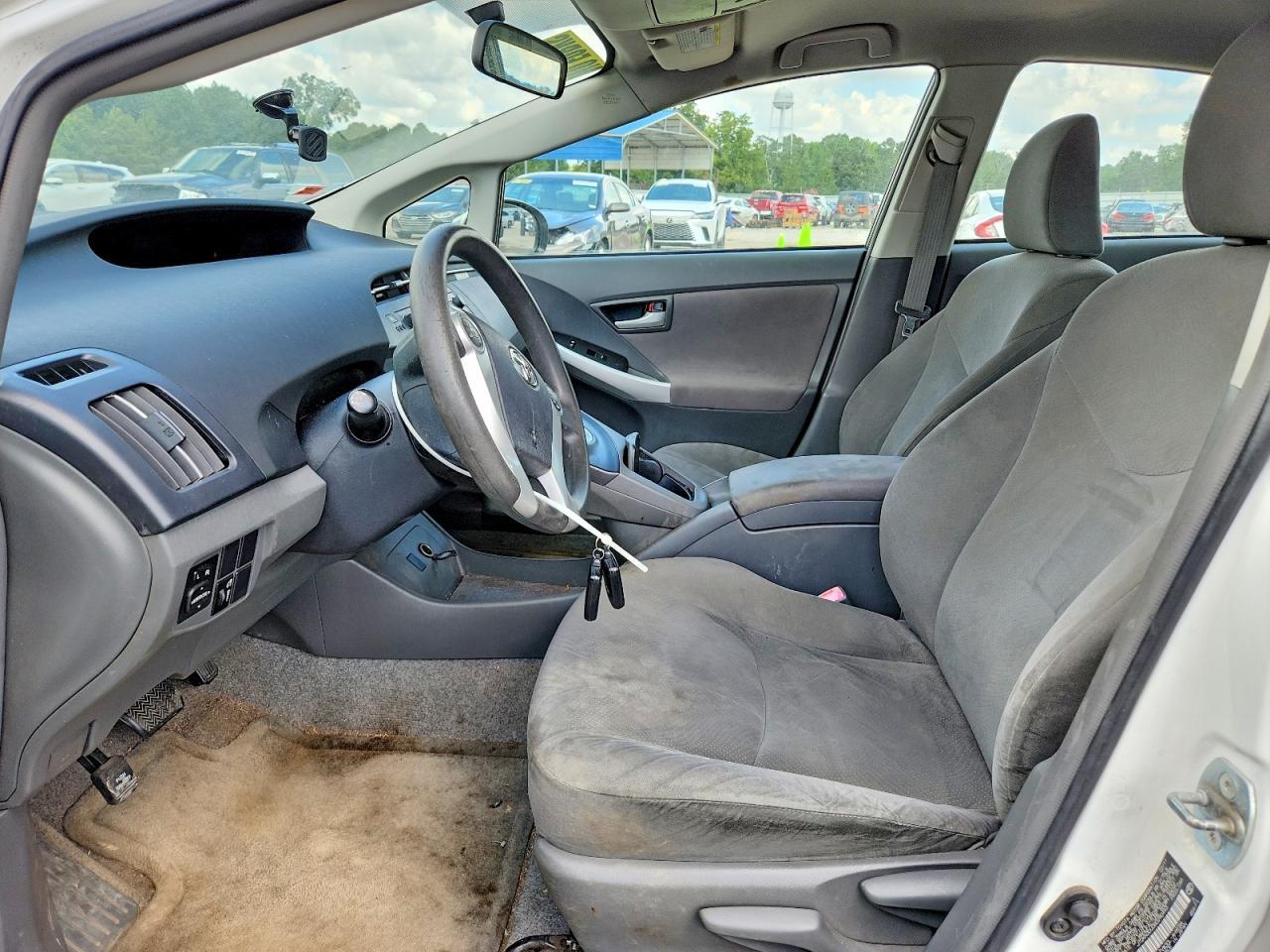 2011 Toyota Prius Two - Фото 7