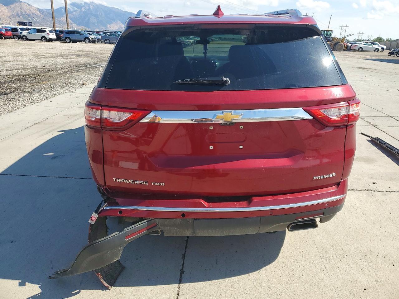 2021 Chevrolet Traverse Premier - Фото 6