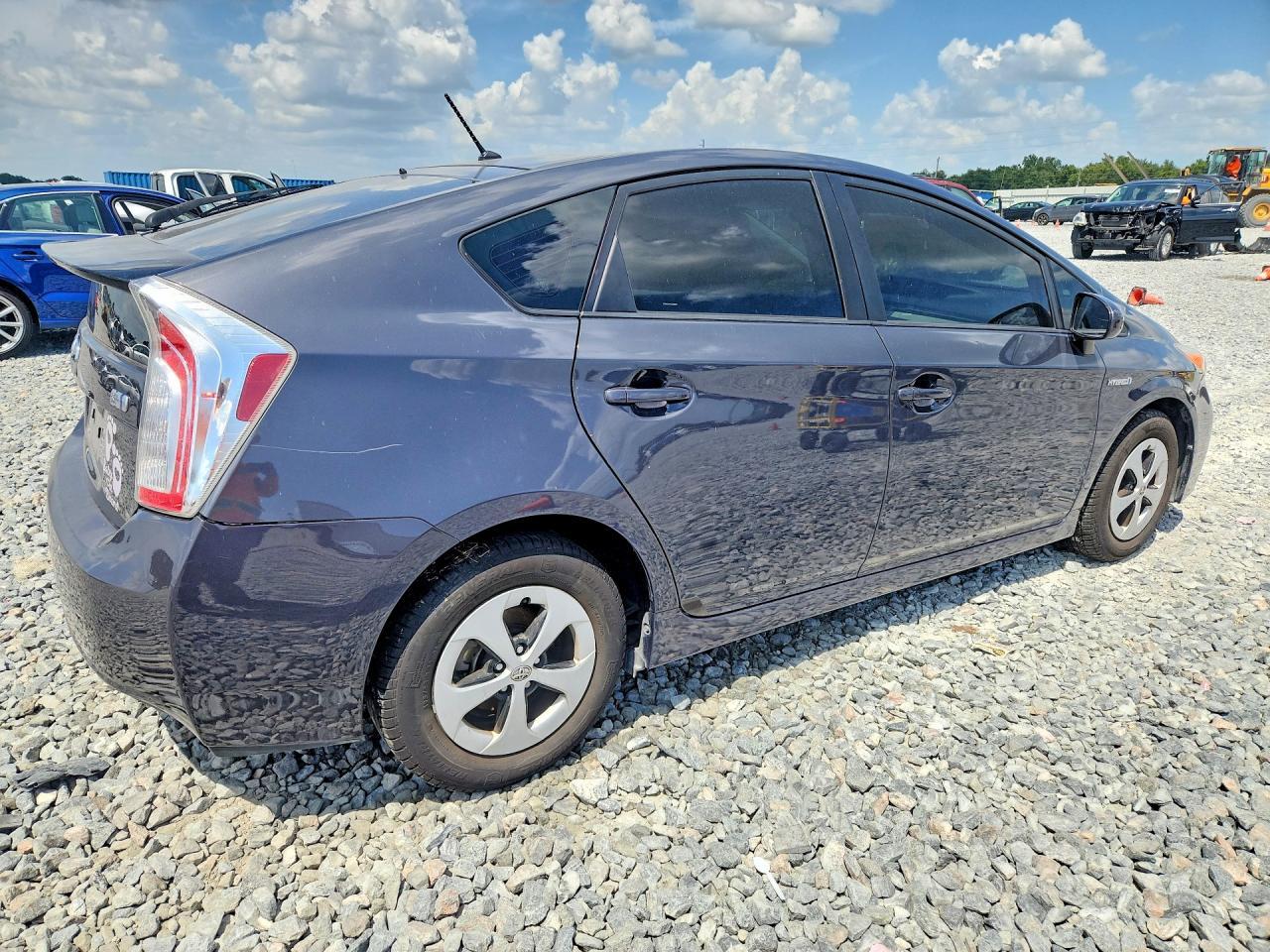 2014 Toyota Prius Two - Фото 3