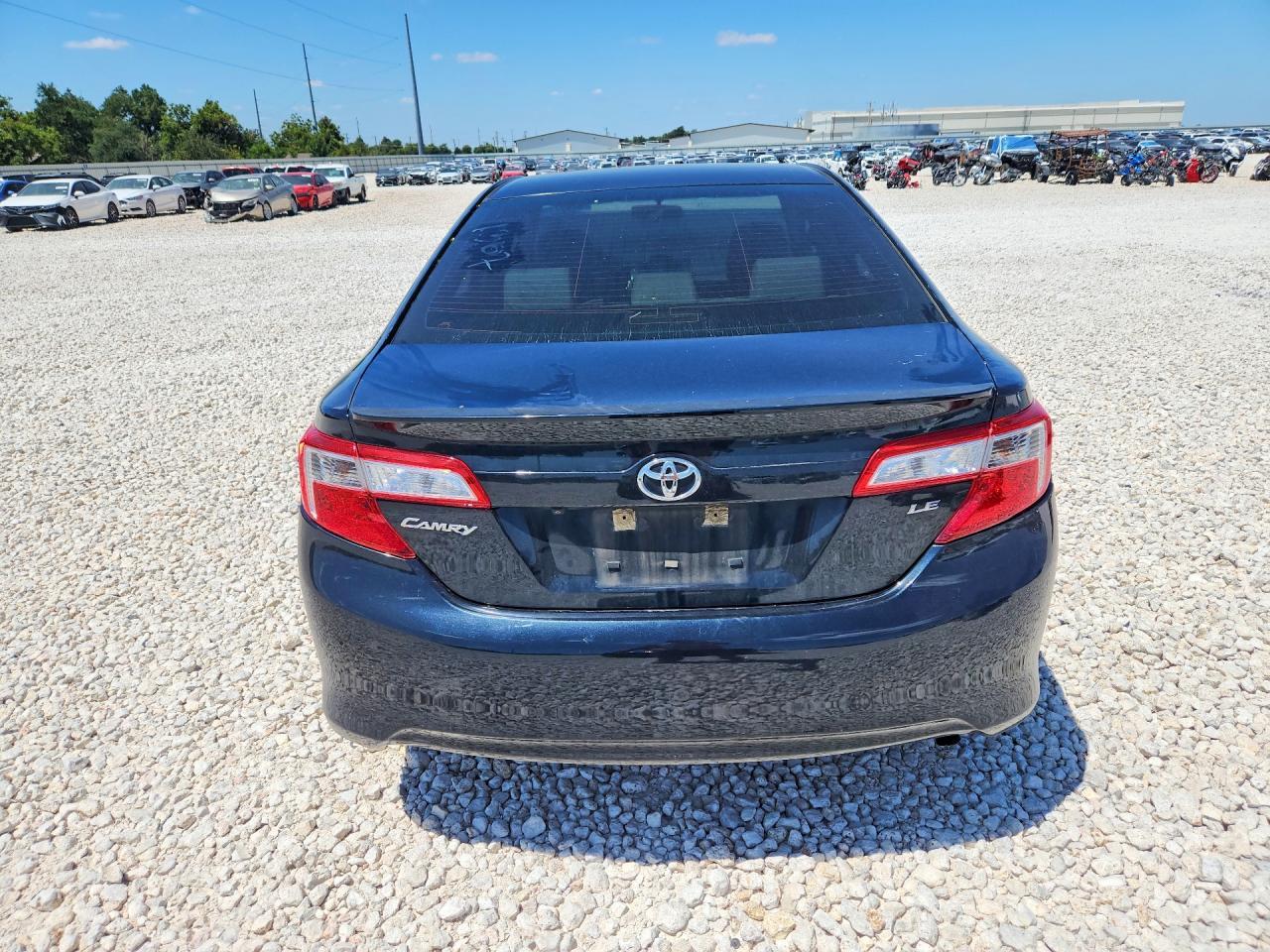 2014 Toyota Camry Le - Фото 6