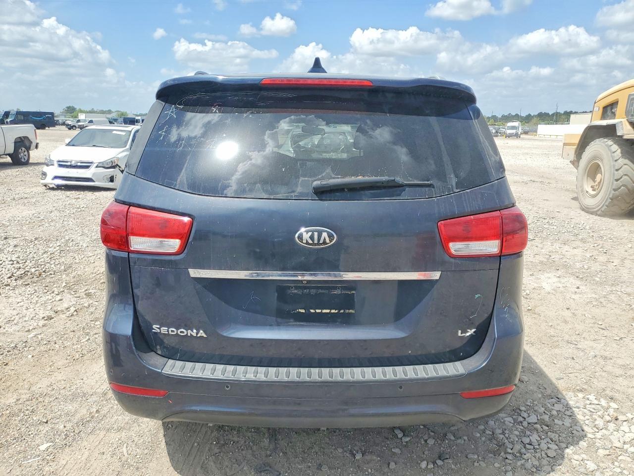 2016 Kia Sedona Lx - Фото 6