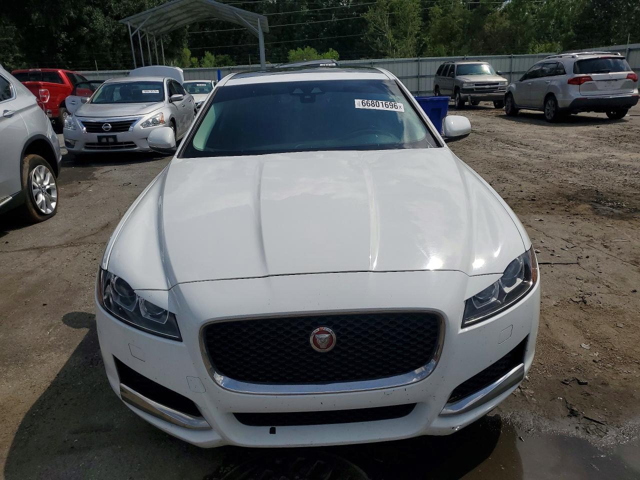 2017 Jaguar Xf Premium - Фото 5