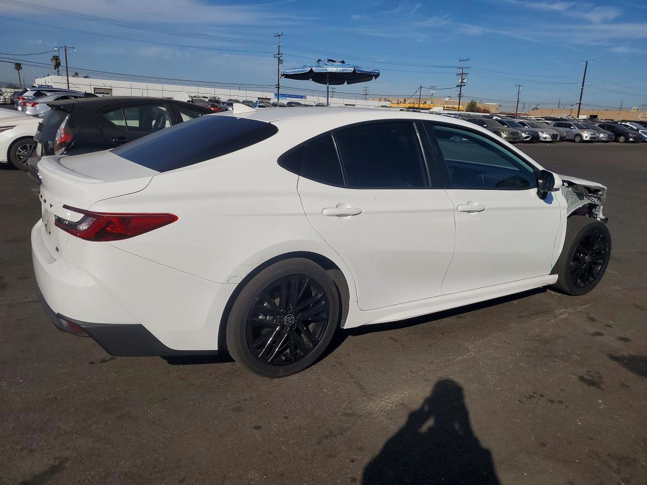 2025 Toyota Camry Se - Image 3
