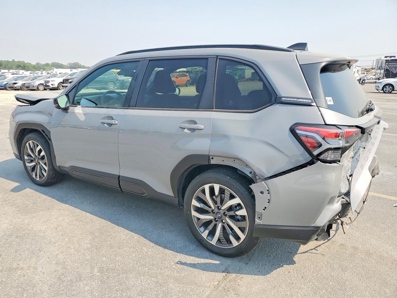 2025 Subaru Forester Touring - Фото 2