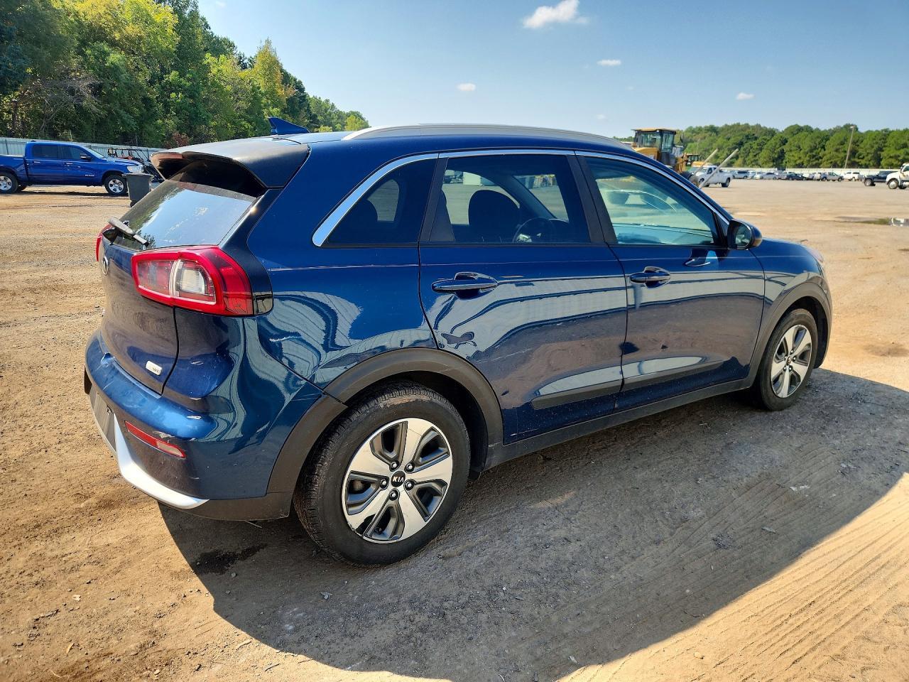 2018 Kia Niro Lx - Image 3