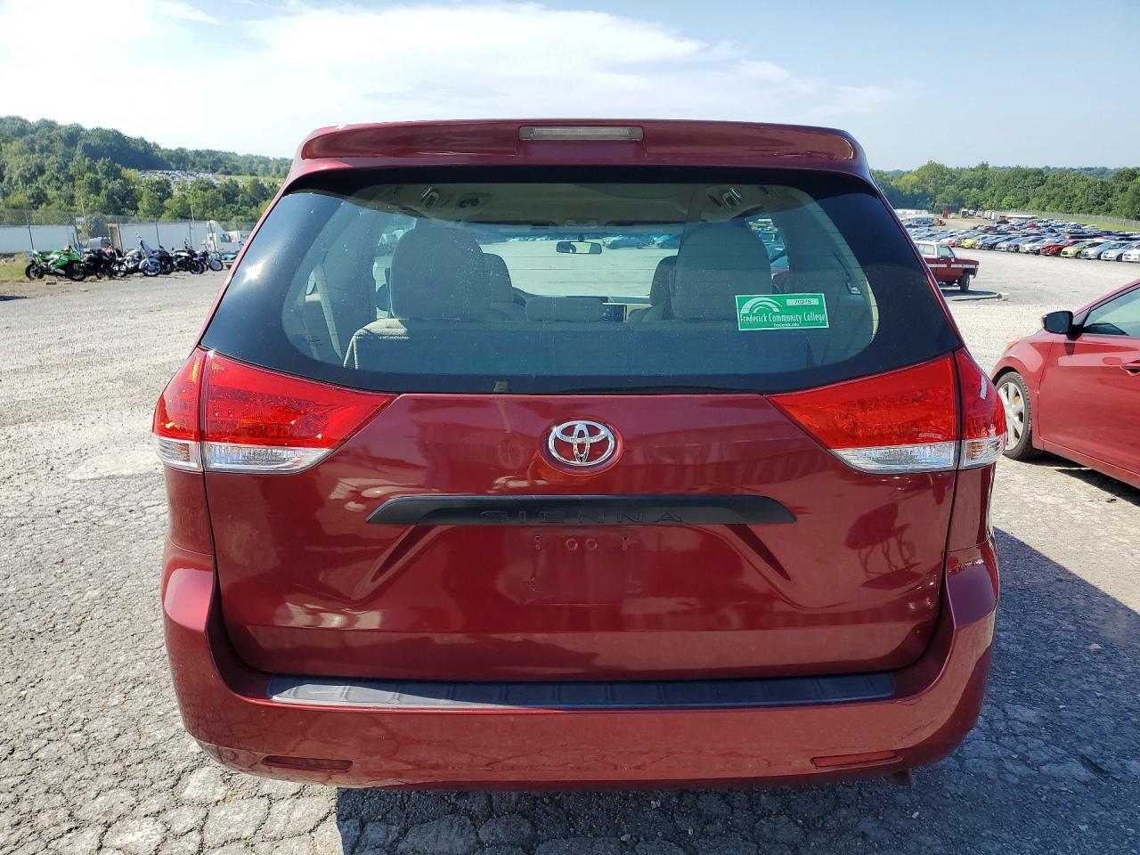 2013 Toyota Sienna L 7-Passenger - Image 6
