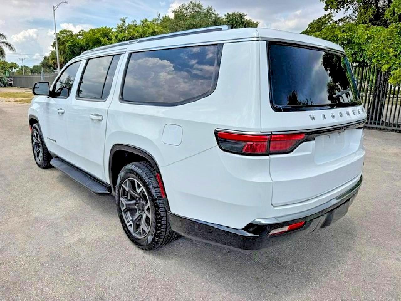 2023 Jeep Wagoneer L Series Iii - Фото 2