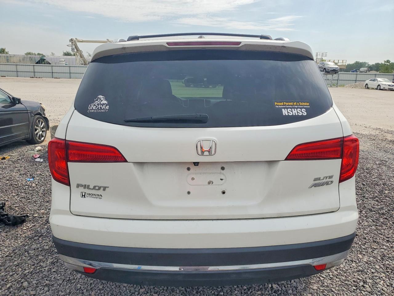 2017 Honda Pilot Elite - Фото 6