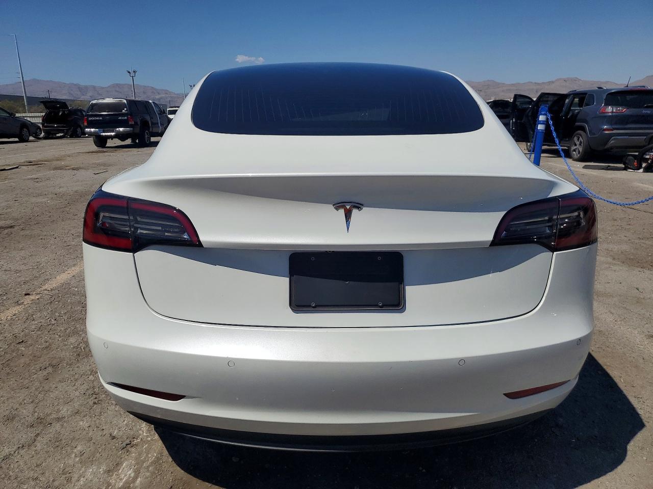 2019 Tesla Model 3 - Фото 6