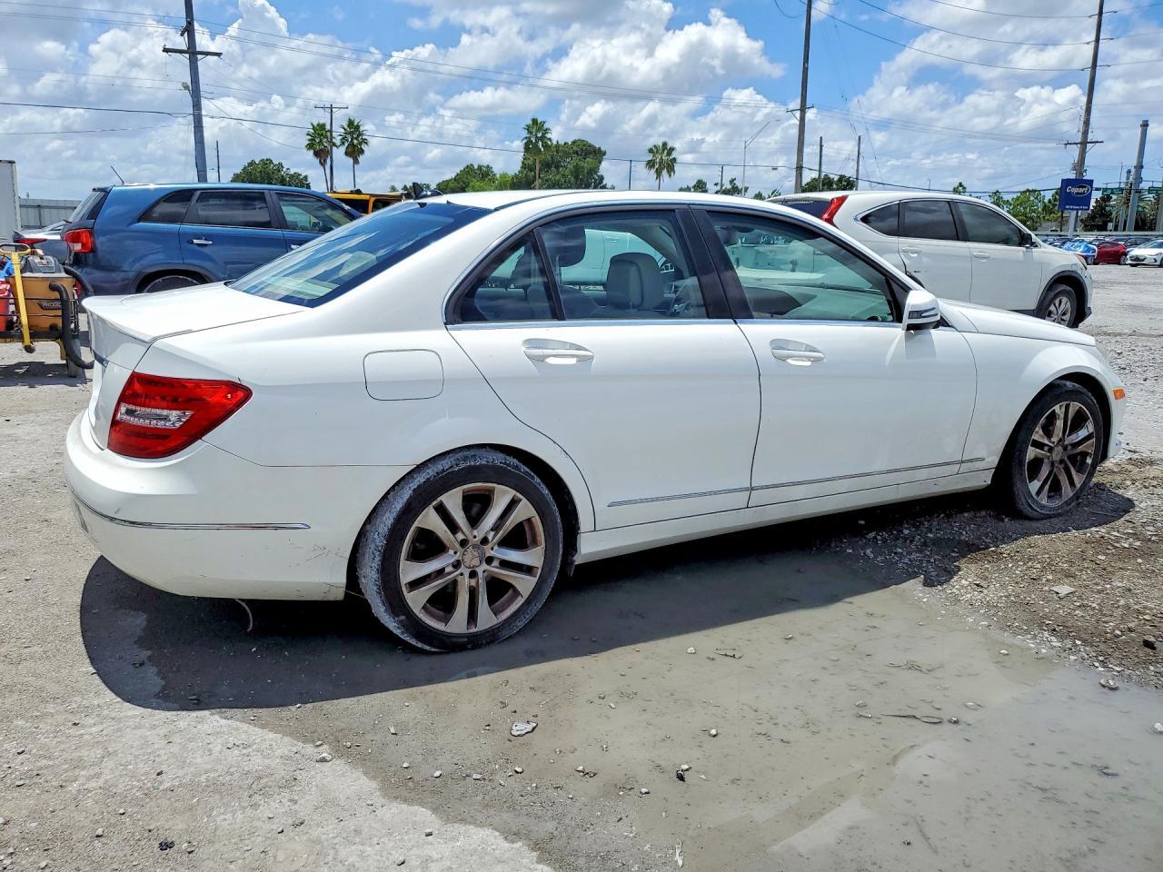 2013 Mercedes-Benz C 250 - Фото 3