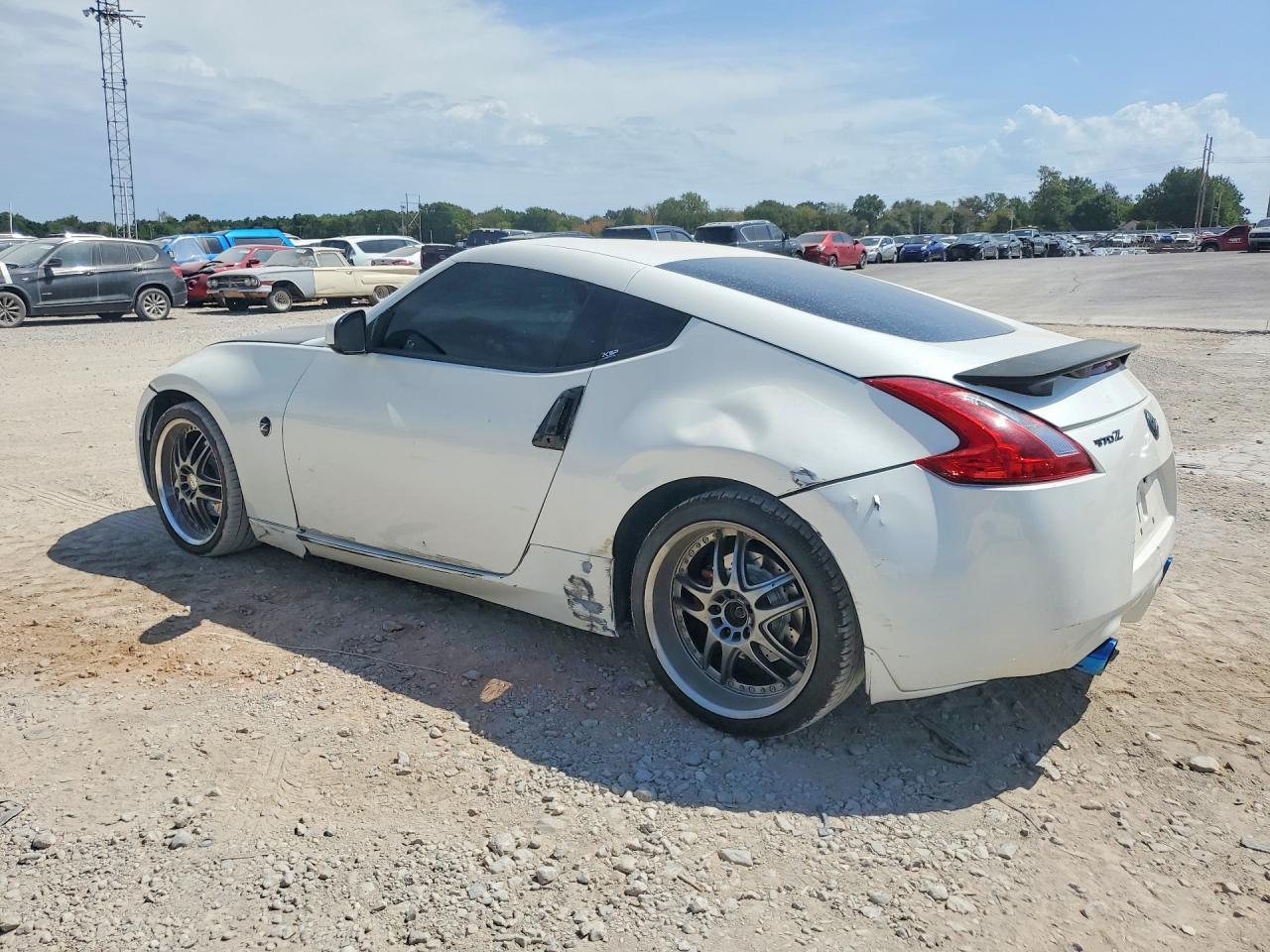 2009 Nissan 370Z Base - Image 2