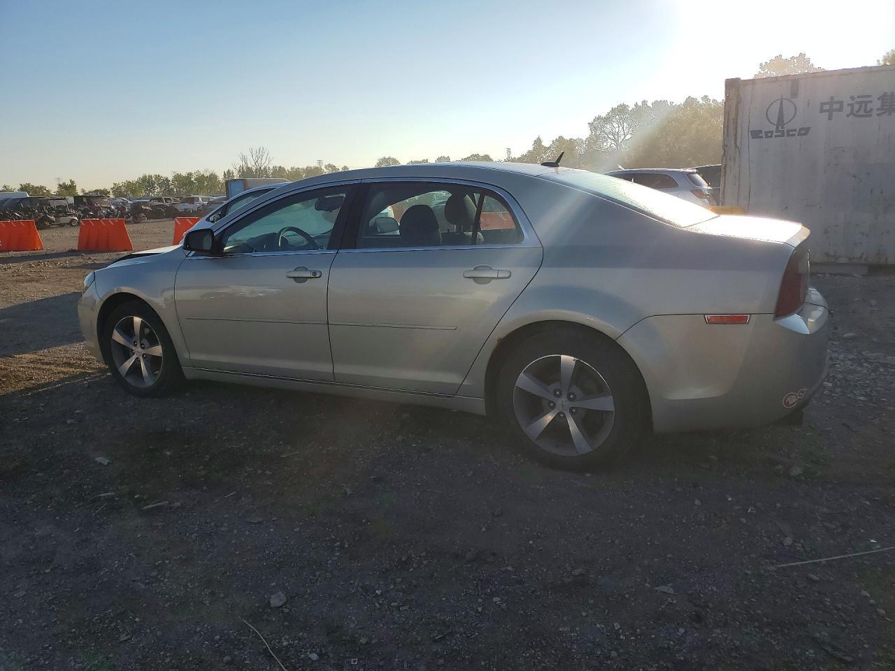 2011 Chevrolet Malibu 1Lt - Фото 2