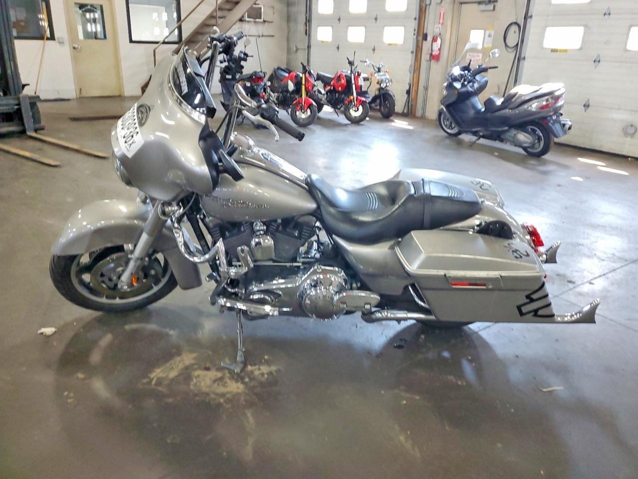 2009 Harley-Davidson Flhx - Фото 3