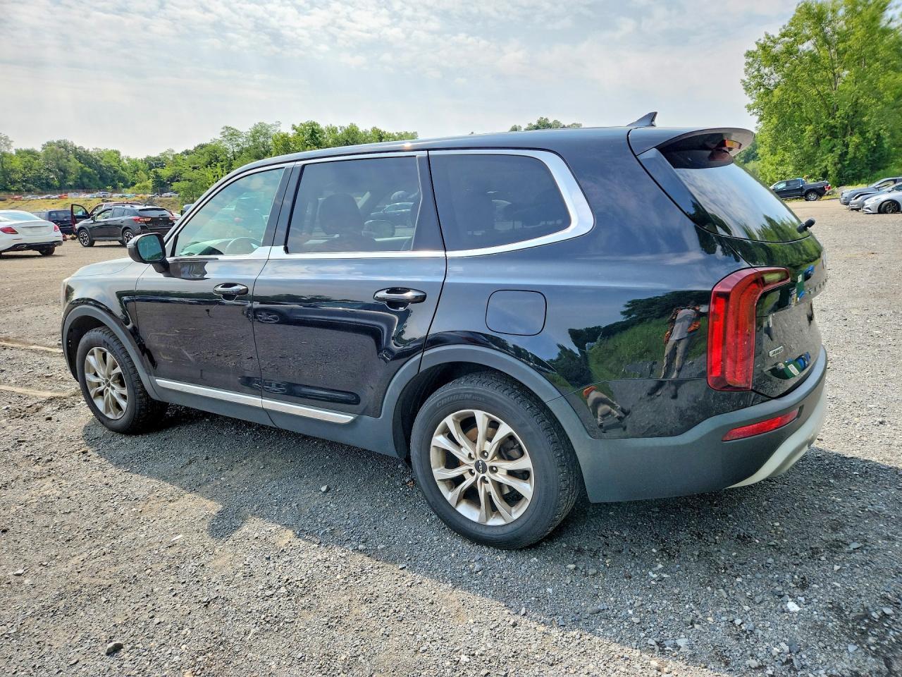 2022 Kia Telluride Lx - Image 2
