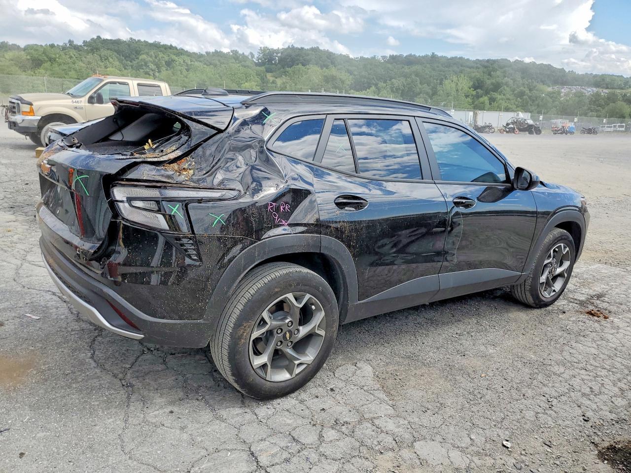 2025 Chevrolet Trax 1Lt - Image 3