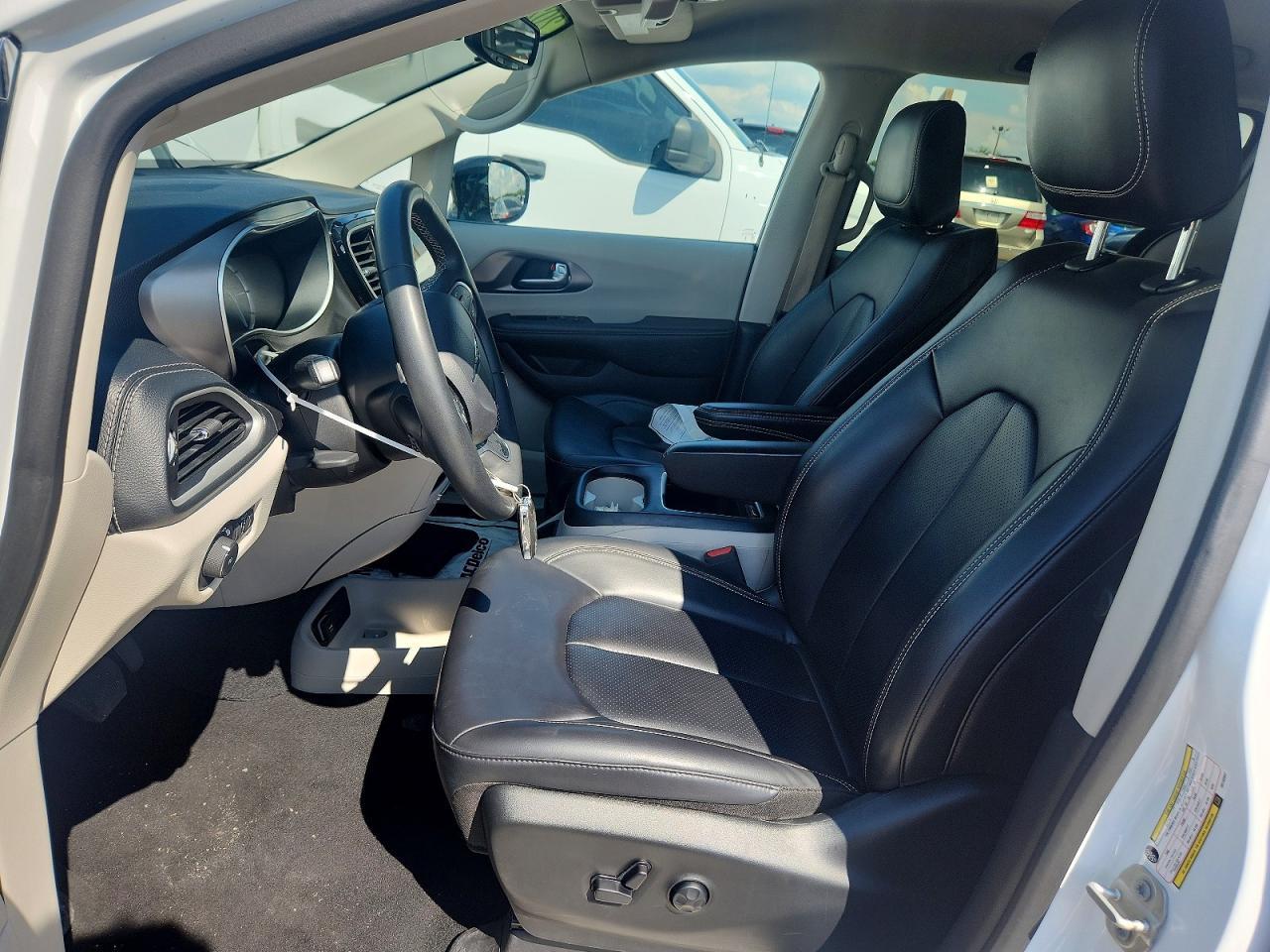 2024 Chrysler Pacifica Hybrid Select - Фото 7