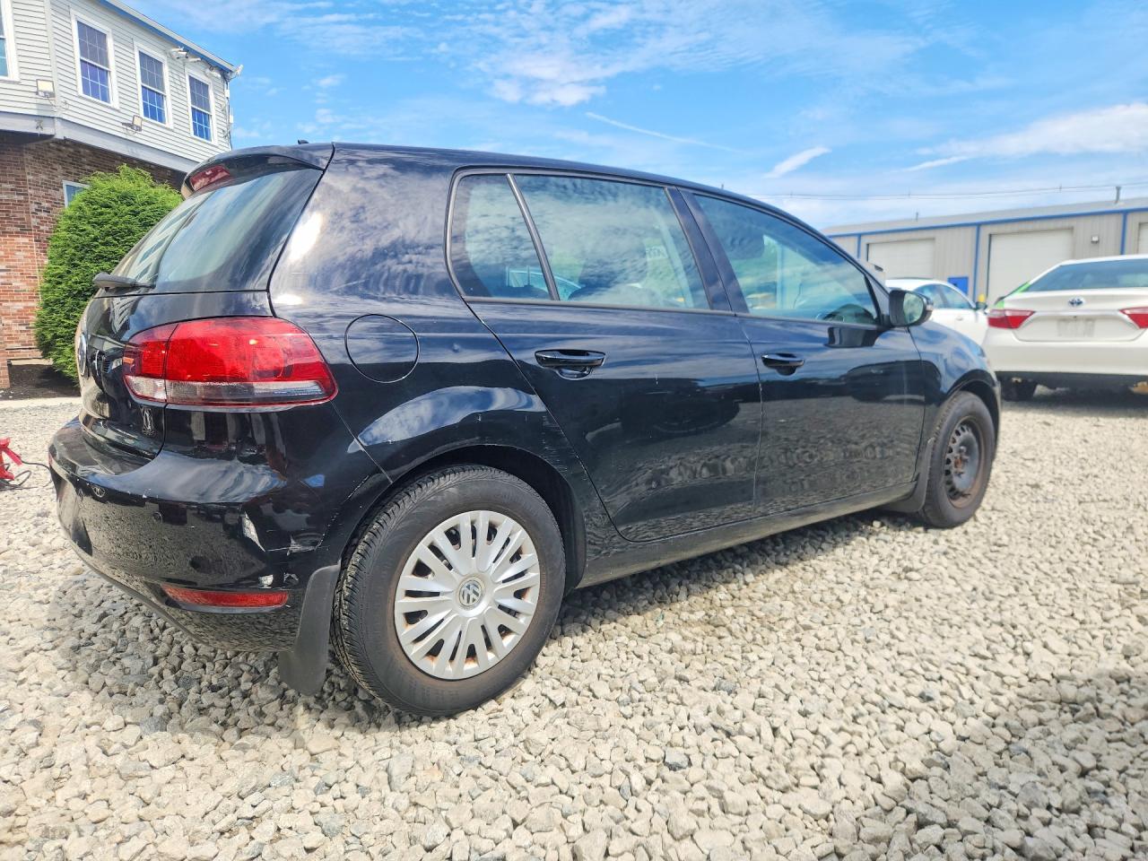 2013 Volkswagen Golf - Image 3