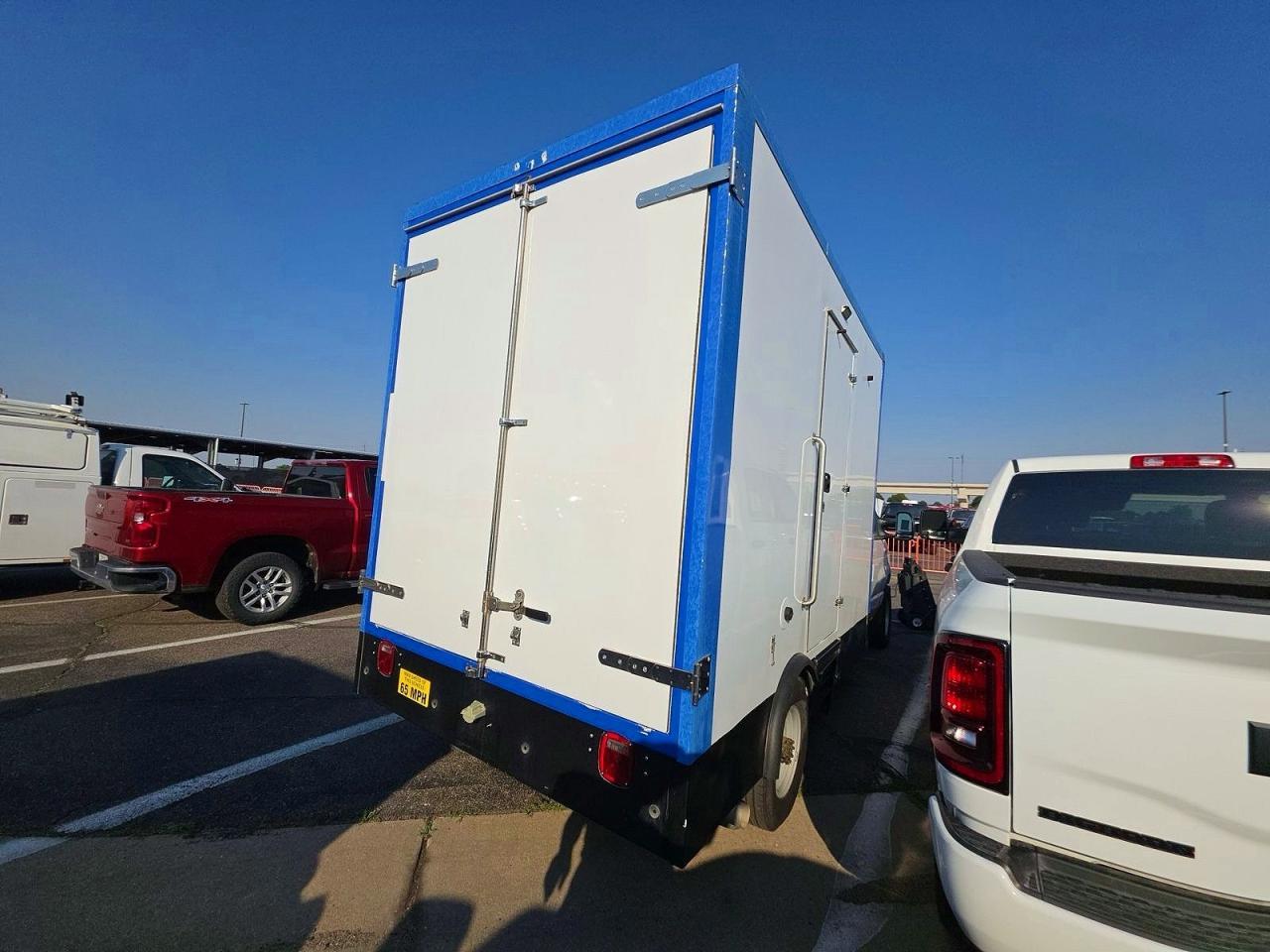 2023 Ford Econoline E350 Super Duty Cutaway Van - Фото 4