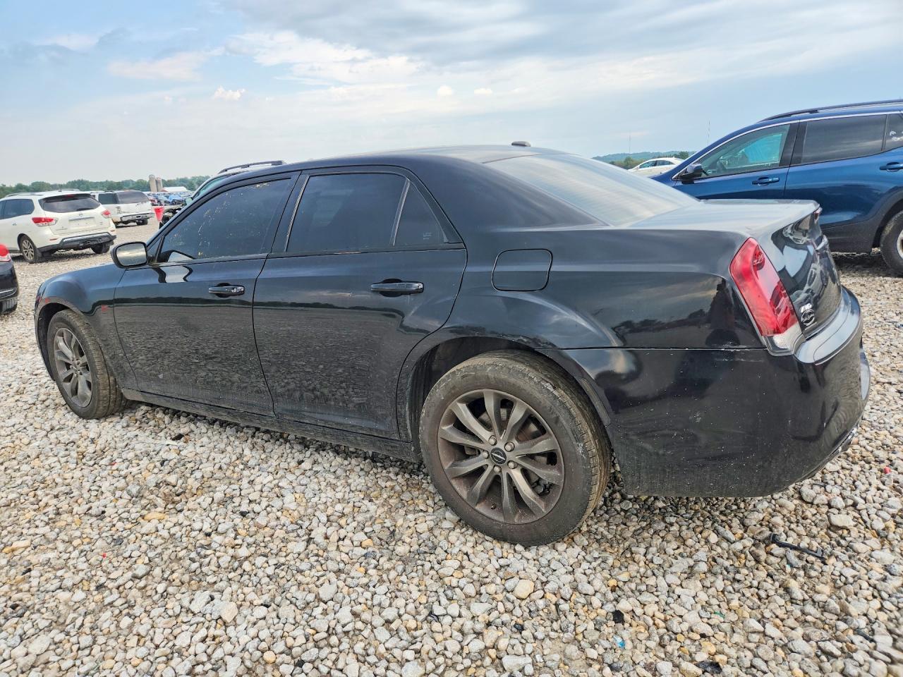 2014 Chrysler 300 S - Фото 2