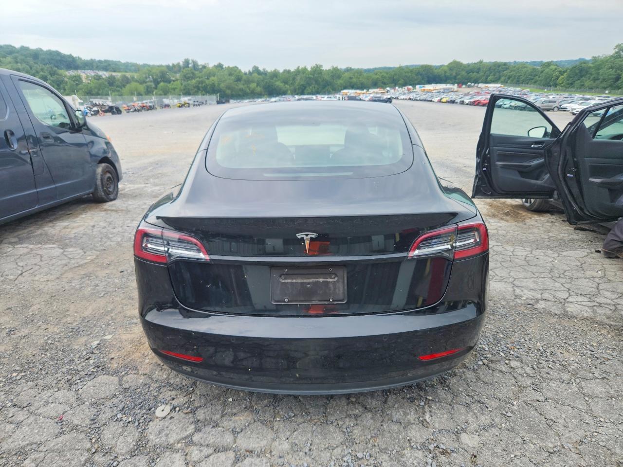 2021 Tesla Model 3 - Фото 6