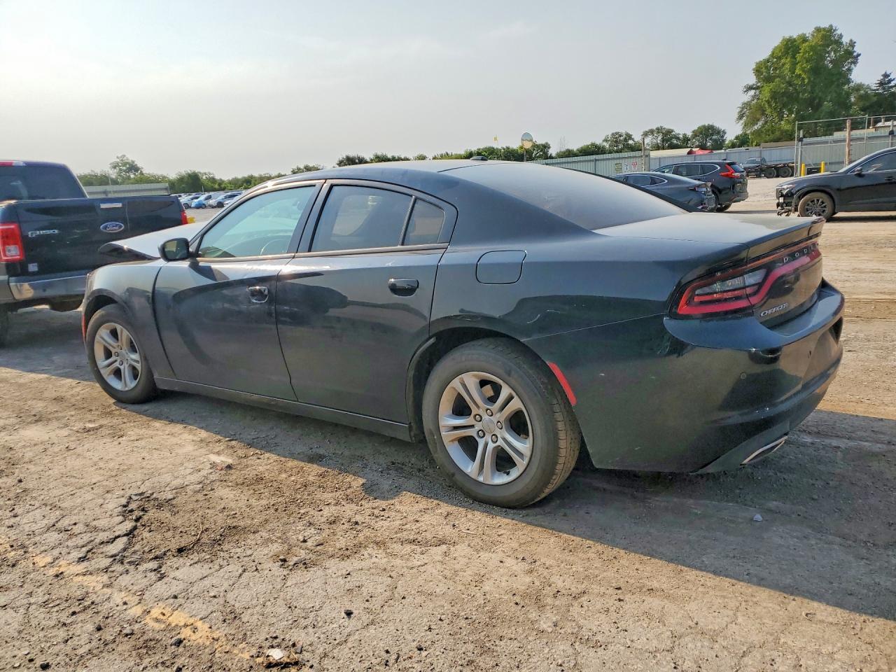 2020 Dodge Charger Sxt - Image 2
