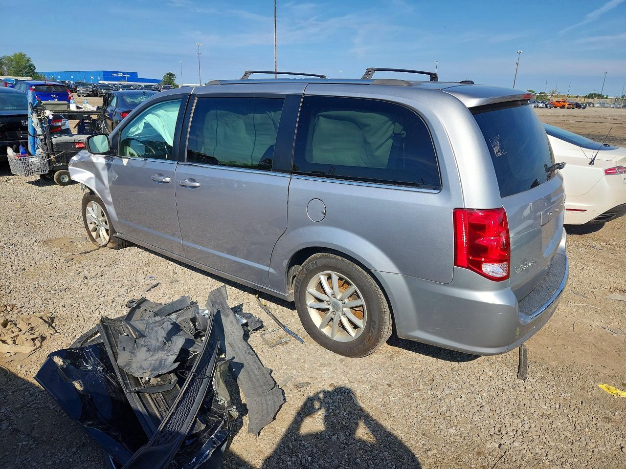 2020 Dodge Grand Caravan Sxt - Image 2
