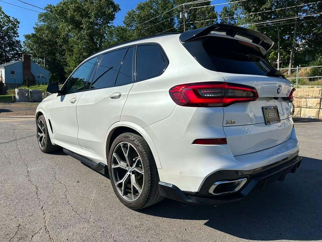 2019 BMW X5 xDrive50I - Image 2