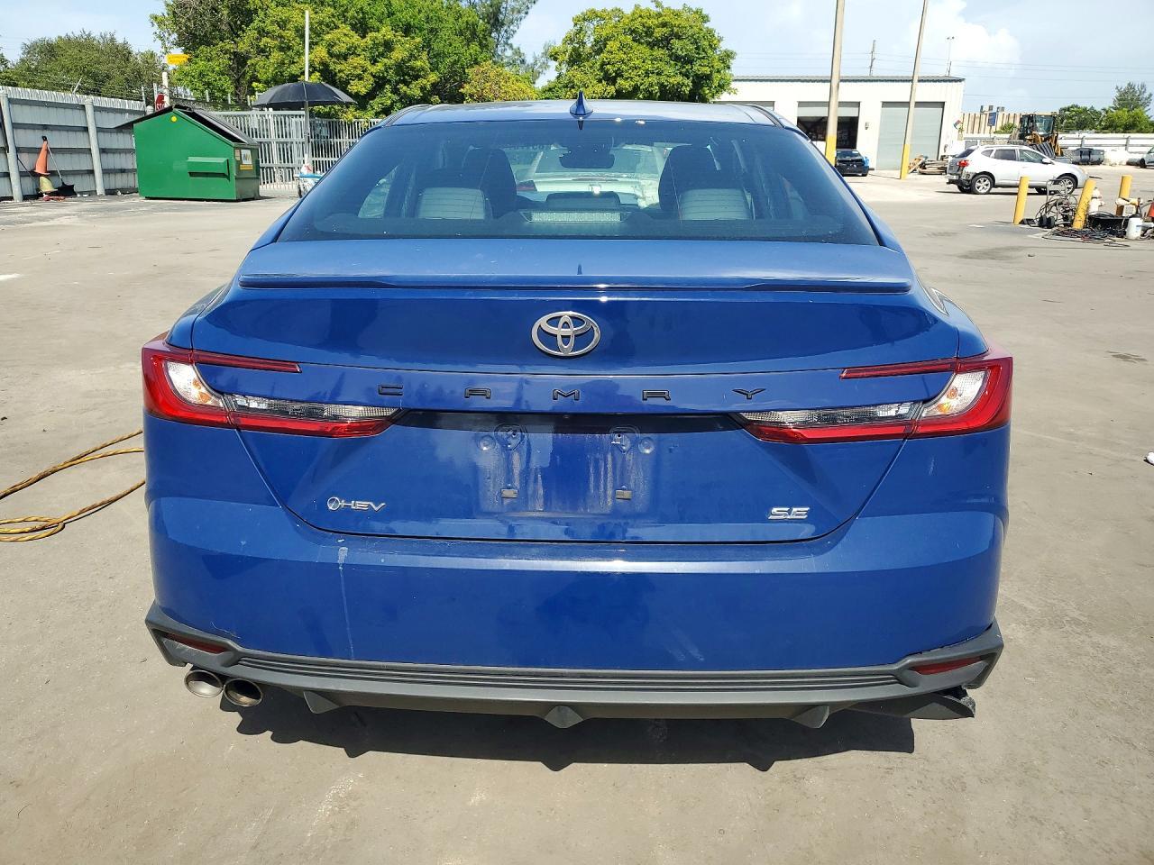 2025 Toyota Camry Se - Image 6