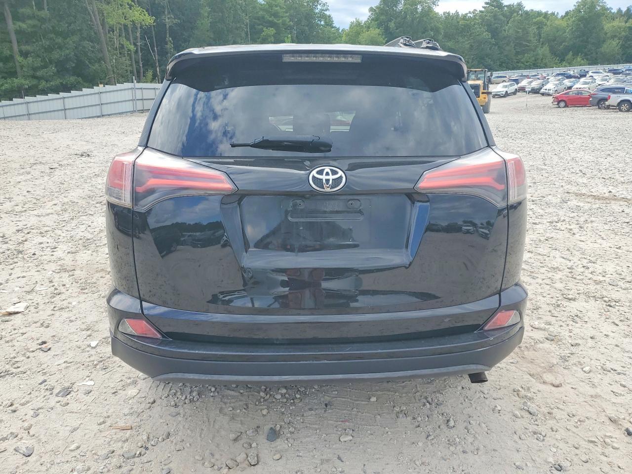 2018 Toyota Rav4 Le - Image 6