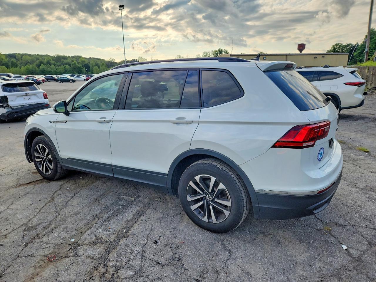 2024 Volkswagen Tiguan S - Фото 2