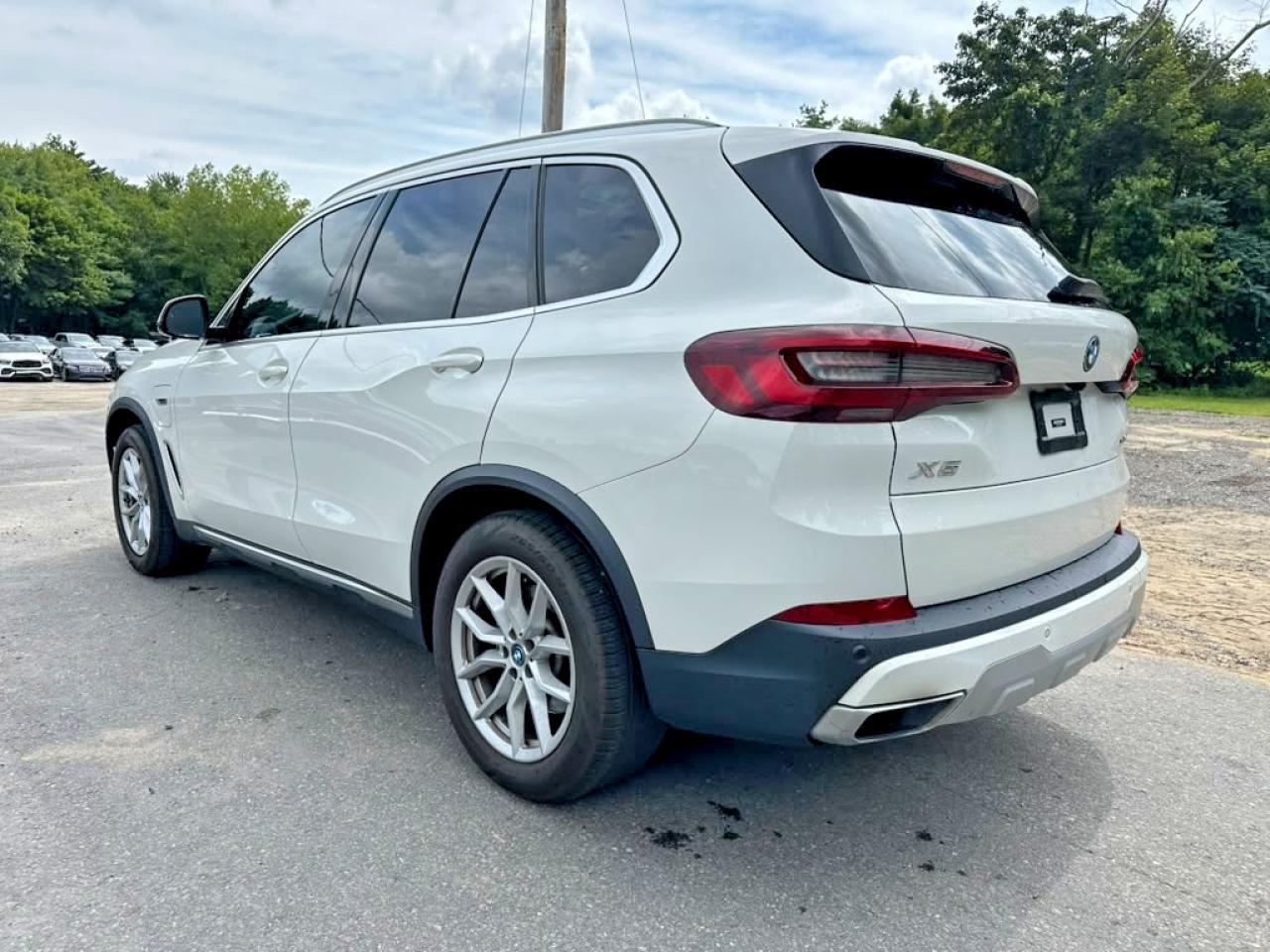 2022 BMW X5 xDrive45E - Image 2