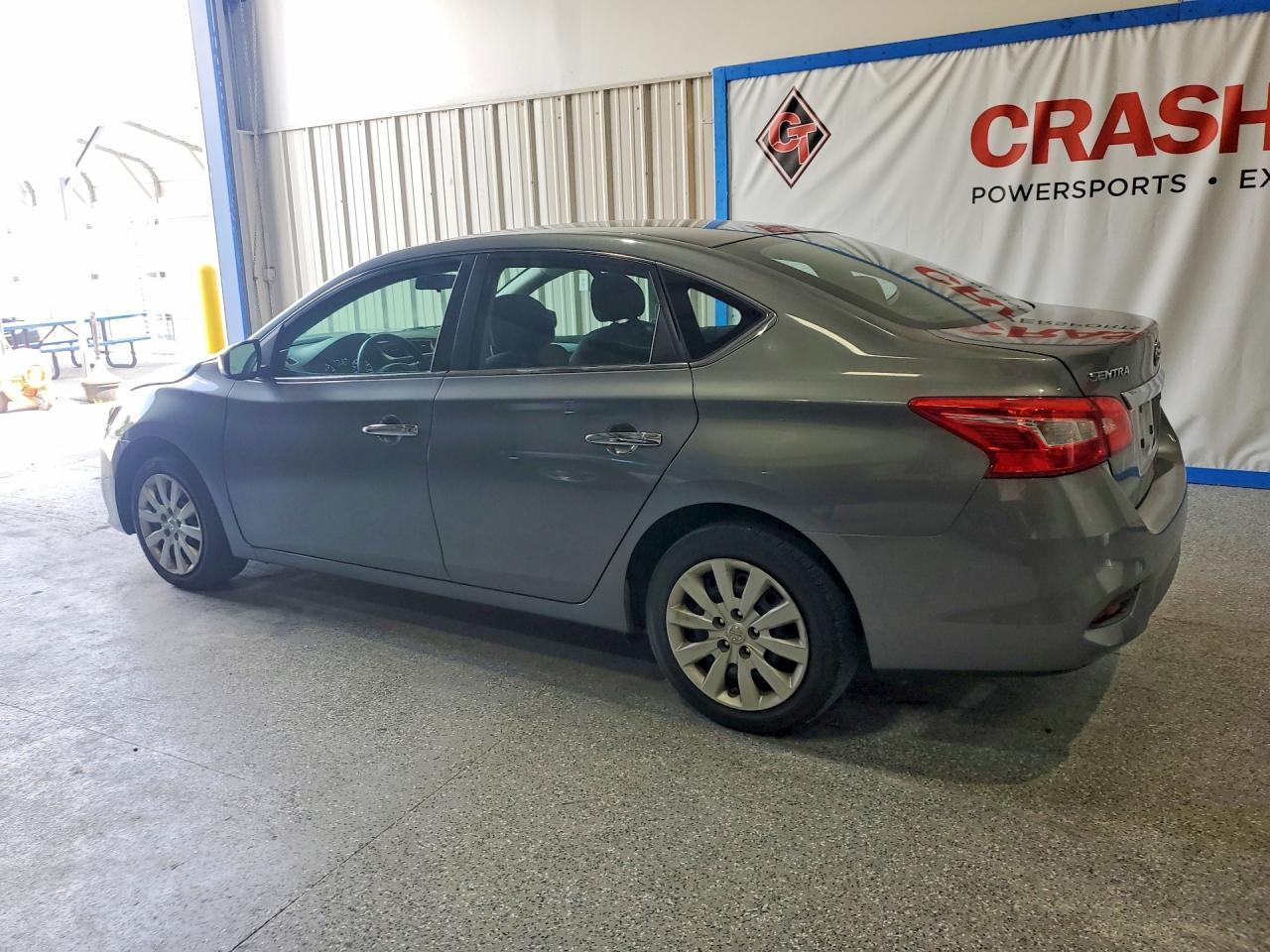 2016 Nissan Sentra S - Фото 2